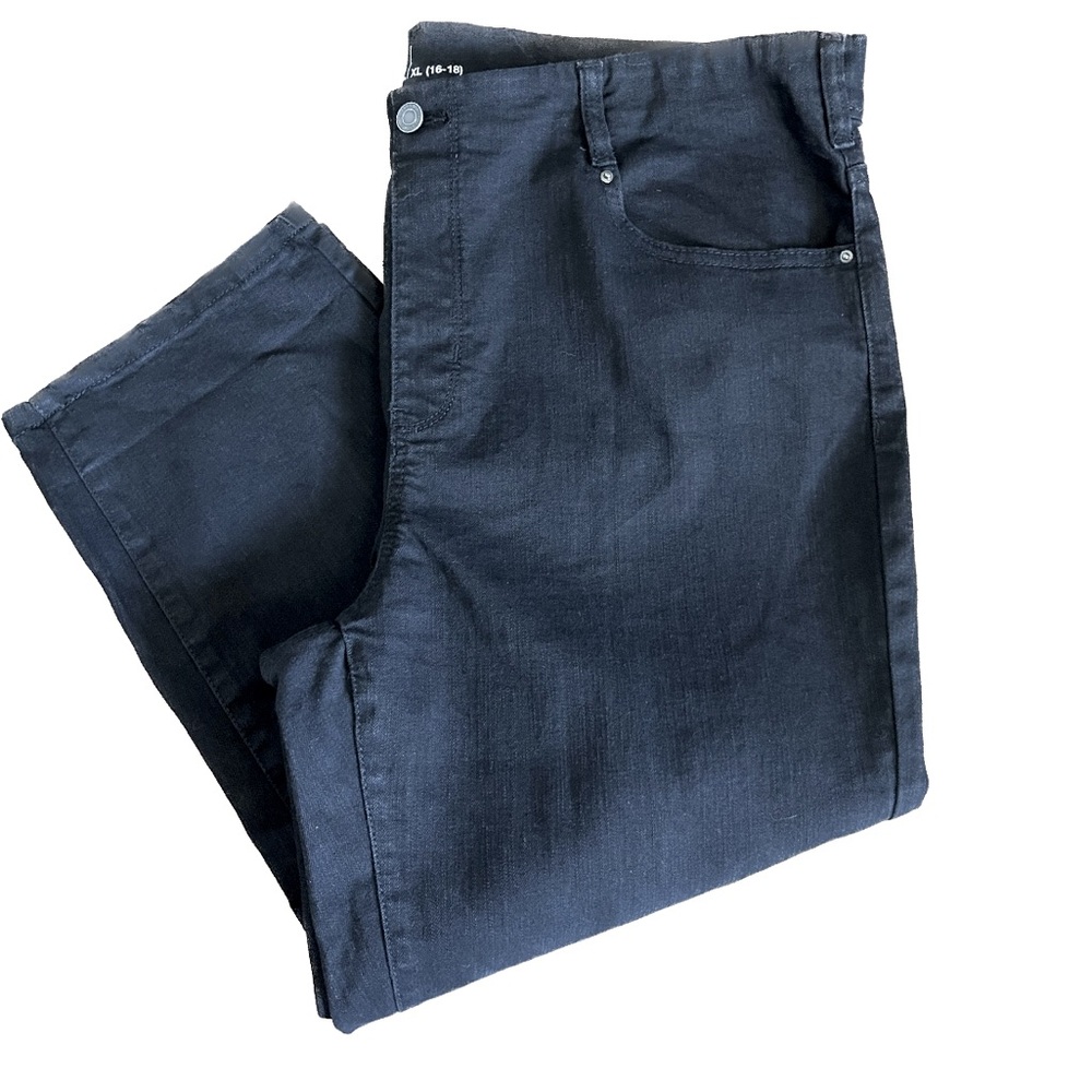 TIME and TRU black crop jeans XL 16-18 wide with stretch.